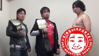 とんでもない格好で記者会見に出てきました