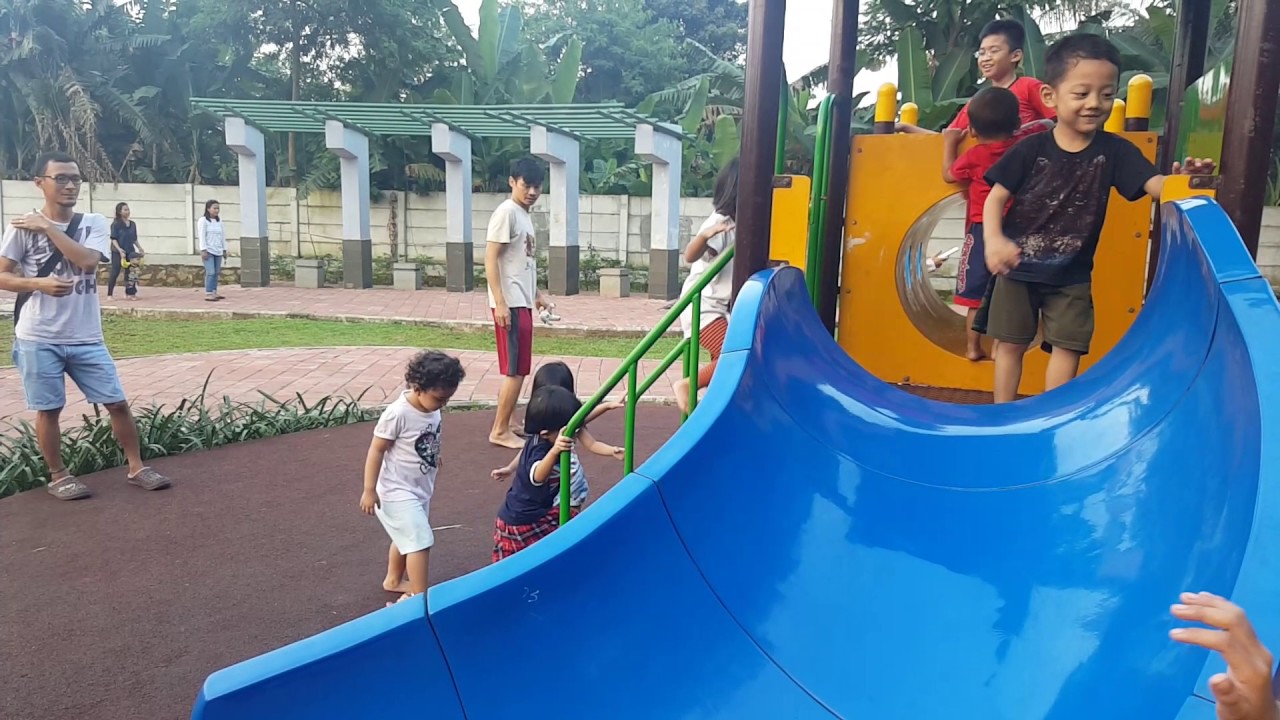 Main Di Taman Bambu Apus1