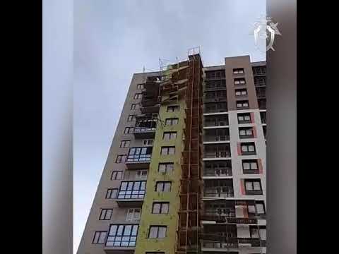 В Кирове обрушились строительные леса с рабочими