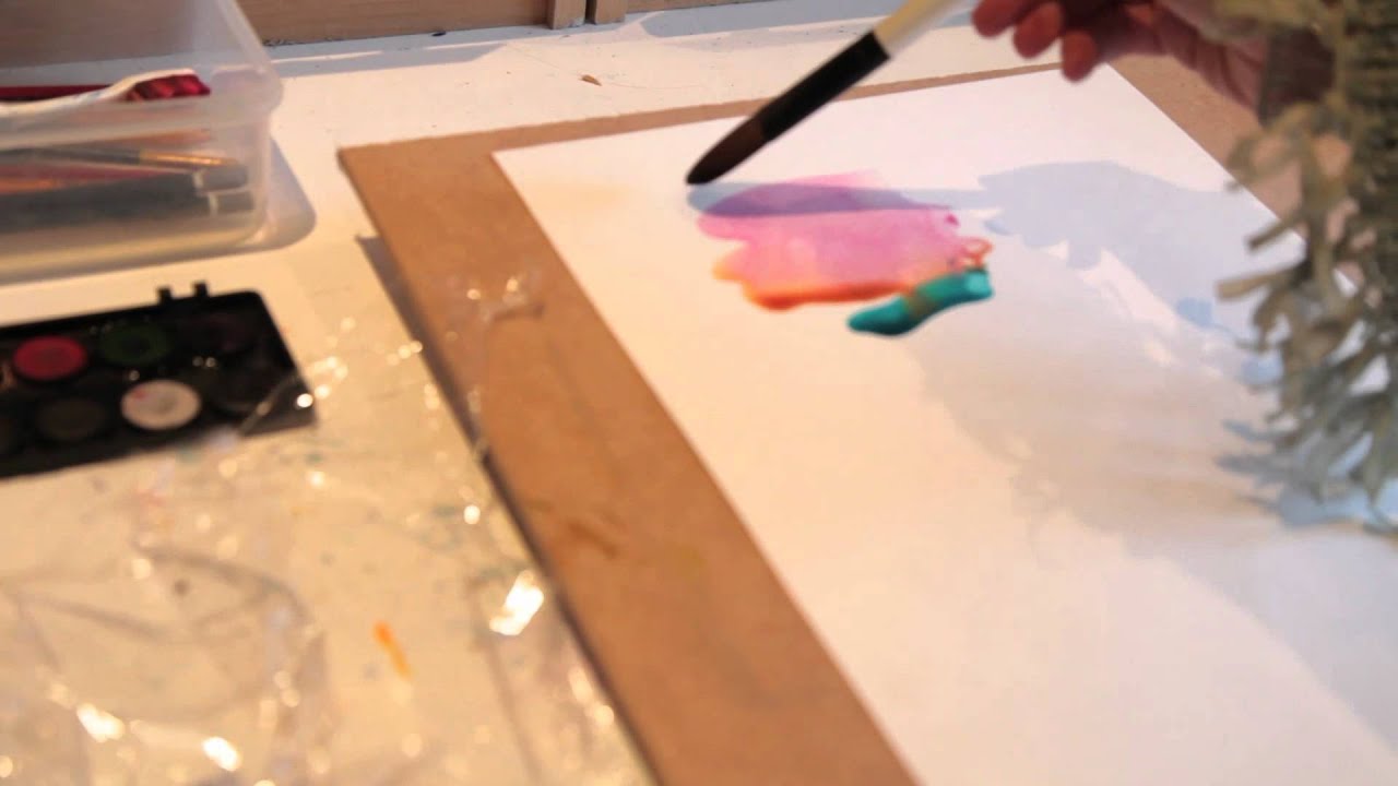 Gillian Toft demonstrates how to use cling film with watercolour to