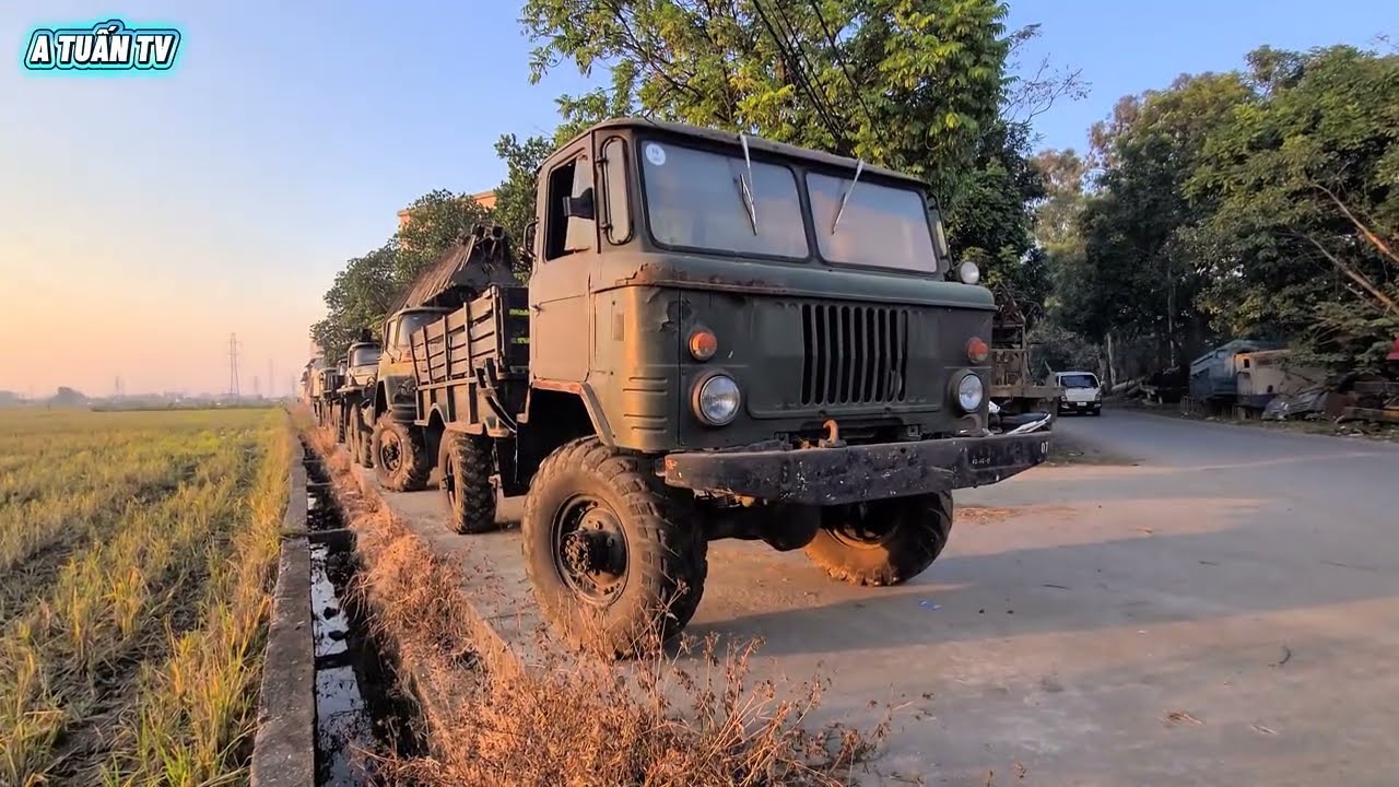 Không Ngờ Những Chiếc Xe Gaz ,Zil Hết Đát Của Liên Xô Còn Đẹp Đến Vậy.Tại Làng M.ổ Xe Tề Lỗ