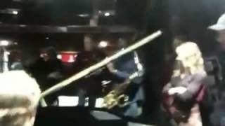 Sheryl Crow - After soundcheck, Jeff on piano, Shelley on flute (Manchester, Oct 2010)