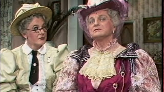 Hinge and Bracket |The importance of being Earnest | TN-87-128-034