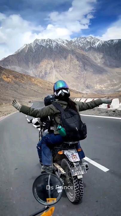status pasangan bersepeda di ladakh|| pasangan bersepeda di ladakh