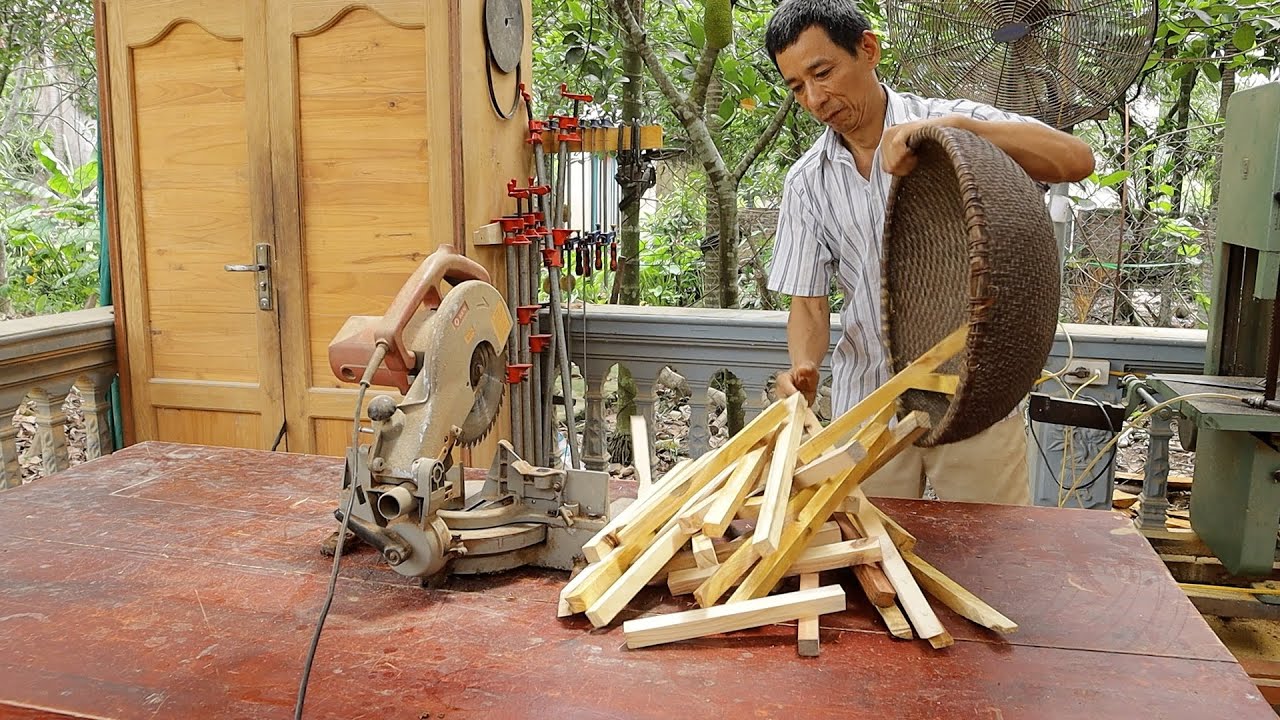 Watch How This Craftsman Combines Electricity And Epoxy To Create A Giant Table From A Huge Log