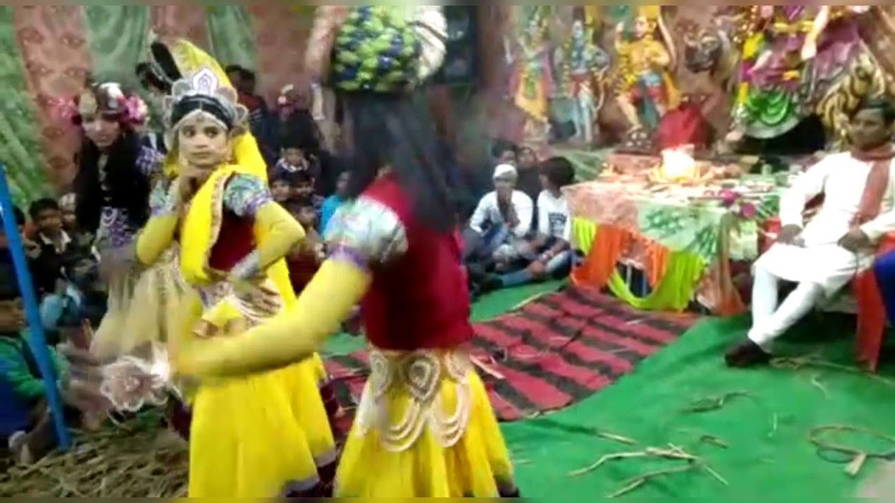 Kanha aage pichhe dole par radha na bole