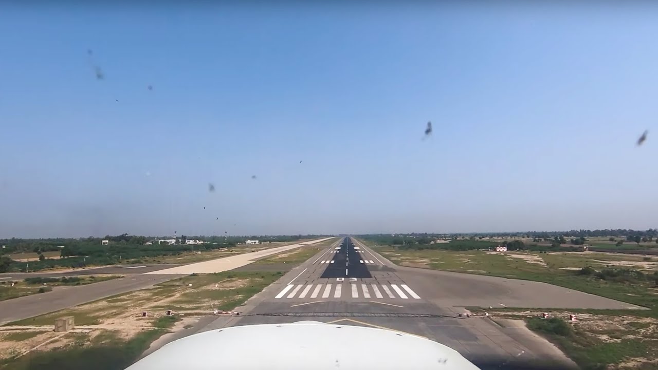 pilot-view-landing-at-faisalabad-int-l-airport-youtube