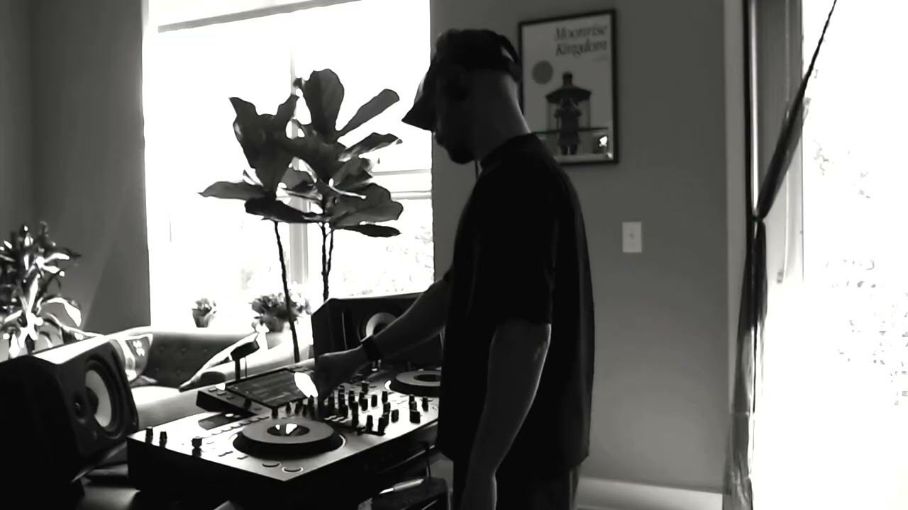 SGS 007: Minimal & Deep Tech | 1 Hour Living Room DJ Mix