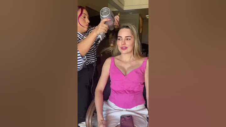 Rachel Sheherazade ficando pronta para começar os trabalhos do dia #rachelsherazade #afazenda