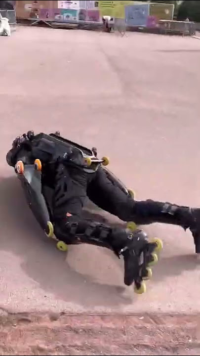 Speed Skating in 2030 be like 😎 The RollerMan in Lyon!