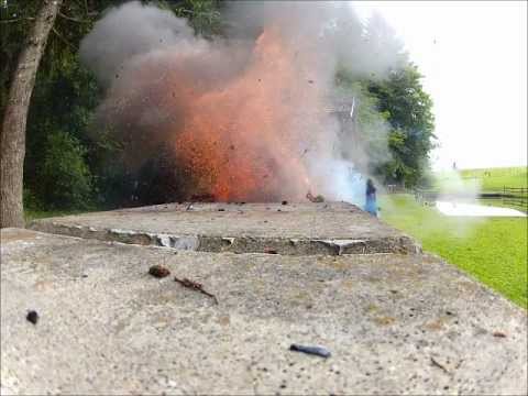 Sahnekapsel Bombe  (Slow Motion)