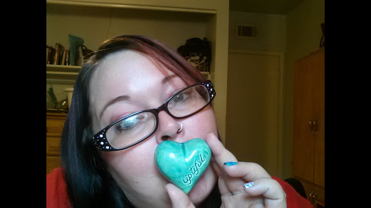 Liptiful (lip plumping tool)