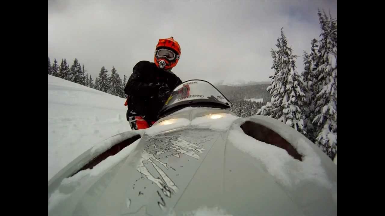 Bend Oregon Snowmobiling. Tree riding Boondocking and Jumps - YouTube
