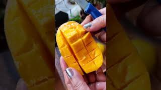How To Cut A Mango