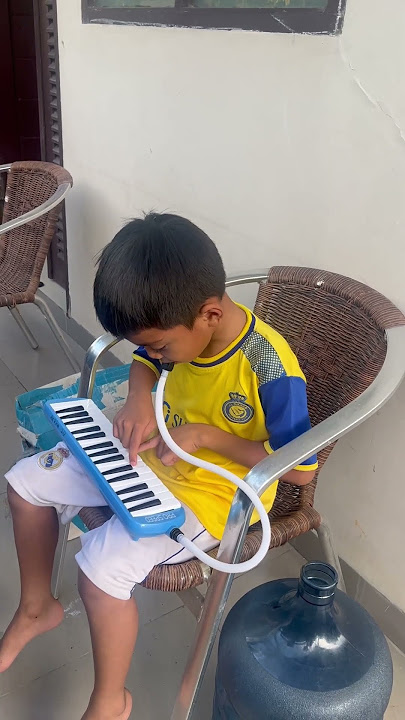 Coba lagu balonku ada lima pake pianika #shortvideo #mainseru #pianika #short