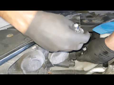 How to replace dipped beam headlight bulb - VW Passat cc