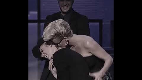 justin bieber sexually abused at american music awards (MUST SEE!!)