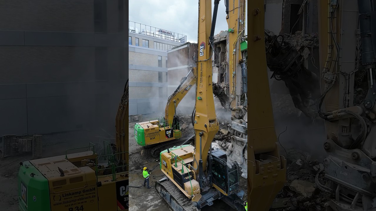 CAT 374F - Abbruch Action 