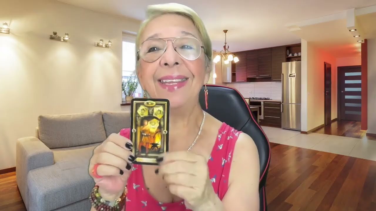 SAGITARIO!  Solo guarda secretos bajo esa sonrisa fingida! No sabes lo que lleva dentro!