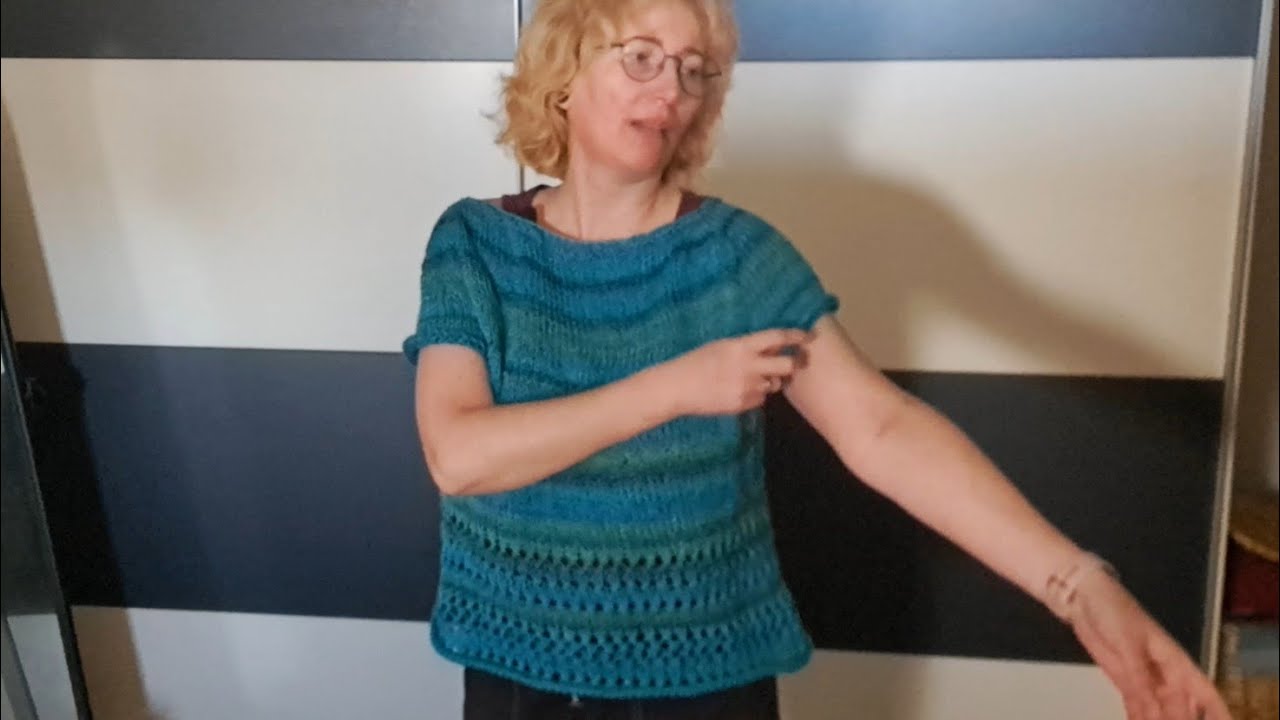 T-Shirt stricken am Stück mit Sattelschultern und U-Boot Ausschnitt