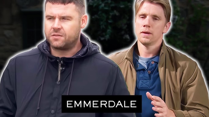 Aaron Dumps Robert After Startling Bond with Kev! | Emmerdale - YouTube