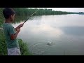 Barsat ke Mausam mein fishing rod se rohu machhali ka shikar chhote bacche ne kiya