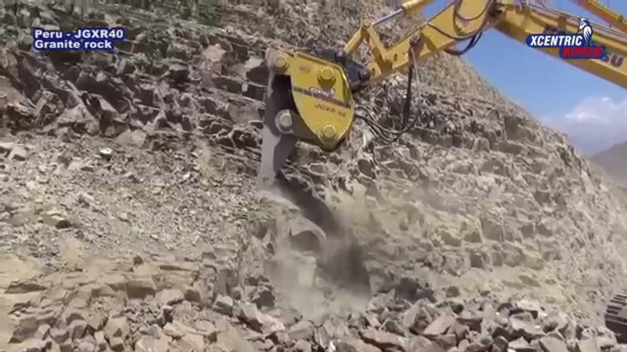 Training in Trujillo (PERU). Four Xcentric Ripper JGXR40 - Komatsu ...