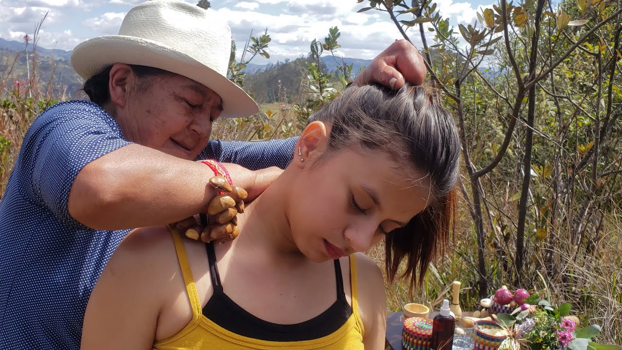 SPIRITUAL CLEANSING,  MAMA ISABELITA,  SOFT  MASSAGE, SOFT  SOUNDS, LIMPIA ESPIRITUAL, HAIR CRACKING