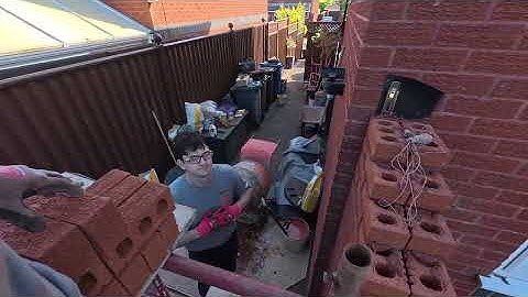 HOW TO BUILD A 2 METRE HIGH GARDEN WALL PART 3