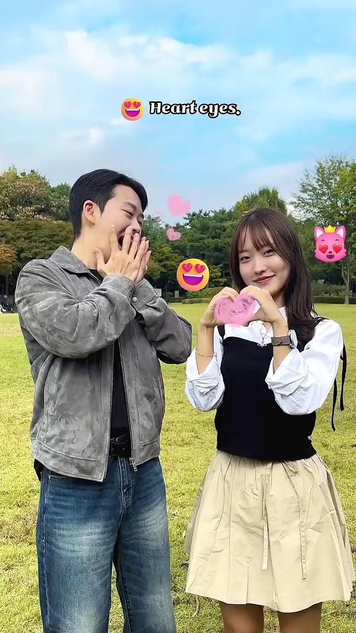 Hoi sends you a pink heart emoji ?? #fyp #love