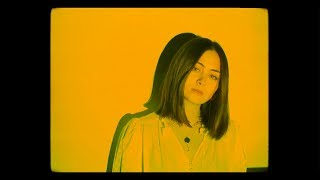 Смотреть клип Jasmine Thompson - Love For The Lonely (Official Video)