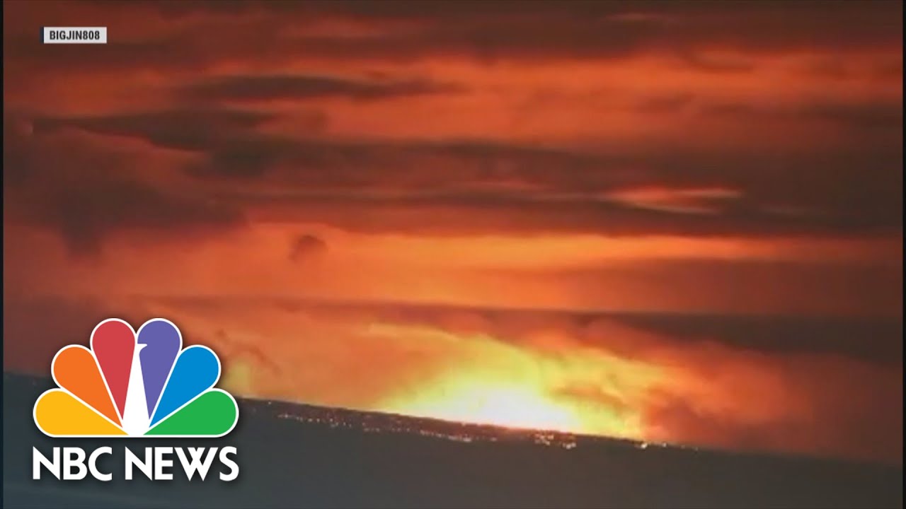 Mauna Loa, World's Largest Volcano, Erupts For First Time In Nearly 40 Years