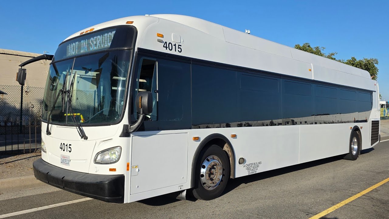(AUDIO) LA Charter Bus Lines 2017 New Flyer XD40 #4015