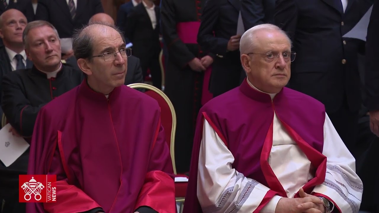 Juramento de los funcionarios y oficiales del Cónclave