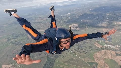 Peter on his #aff #skydiving course level 4 #skydive with www.learnskydiving.com