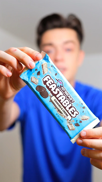 Trying MrBeast’s NEW Cookies & Creme Flavor!