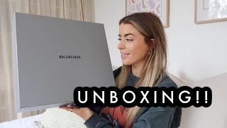 BALENCIAGA TRACTOR 20MM BOOTS UNBOXING // Charlotte Olivia - YouTube