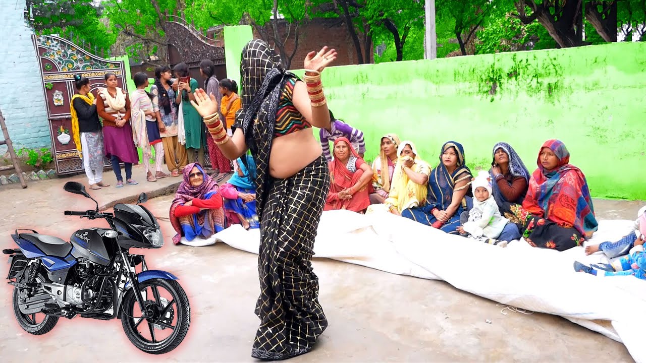 हाथ में पल्सर गाड़ी लेंवे कूं अइयो भरतार // पिंकी भाभी का इंटरनेट डांस// देहाती रंगारंग गीत //निशा