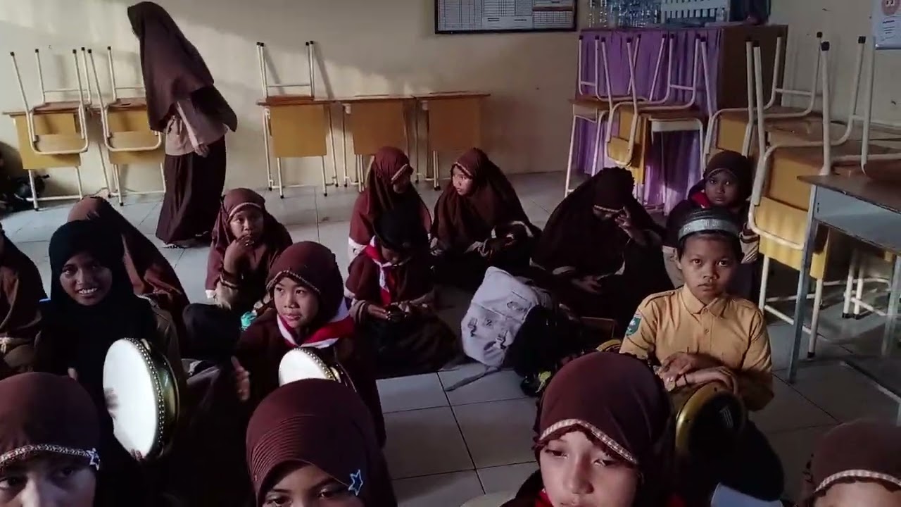 BESOK SUKSES TAMPIL PERDANA MI AL AZHAR SAMARINDA 