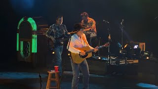 Celebrity Zach Top  -  Slow Hand Net Worth