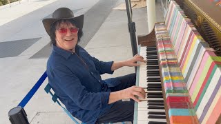 Abandoned Piano In Greece Left in BLISTERING HEAT!