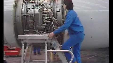 MANUAL DEPLOYING AND STOWING OF THRUST REVERSER TRANSLATING SLEEVES