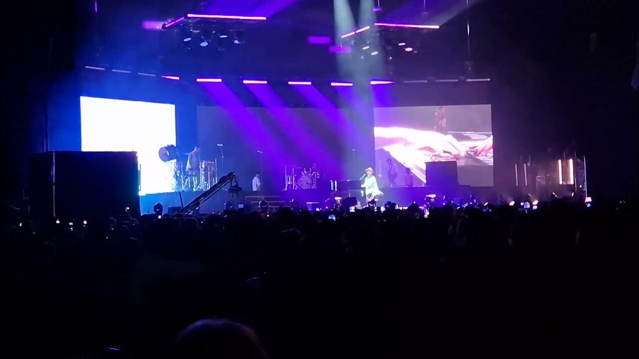 Nil Moliner - Som Ocells, Barcelona 2022 (live) - YouTube