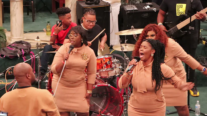 Vickie Davis and the Anointed Angels  - LIVE!  in ...