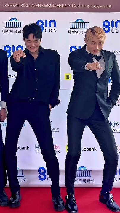 Korean actors were dancing to DILBAR at the awards ceremony and...😱