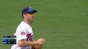 KC@MIN: Mauer takes away a base hit with dive