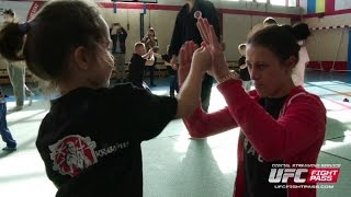 Fight Night Krakow Ufc Fighters Teach Kids Mma Techniques