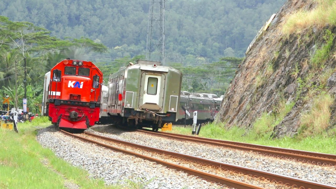 KERETA API PANJANG‼️ 12 KOMPILASI KERETA API BERPAPASAN DI JALUR GANDA