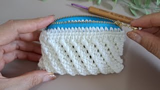 So Cute! Crochet mini coin purse with zipper. Easy DIY at home.