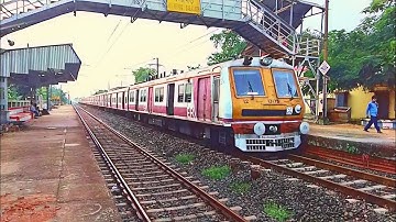 Katwa To Howrah 12 Coach Aerodynamic Train Entering The Balagarh Station || ER || IR ||
